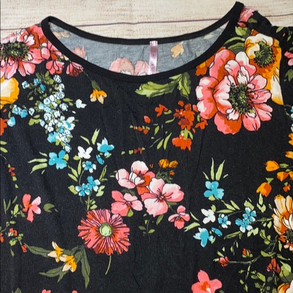 Cool Melon Black Floral Blouse 2XL - Picture 6 of 7